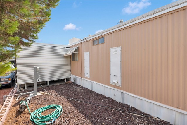 701 Montara Road, Barstow CA: https://media.crmls.org/medias/aa890db1-f3c9-4c9a-8305-e16396e1553d.jpg