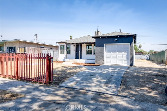 Detail Gallery Image 4 of 20 For 2461 S Poppy Ave, Fresno,  CA 93706 - 2 Beds | 1 Baths