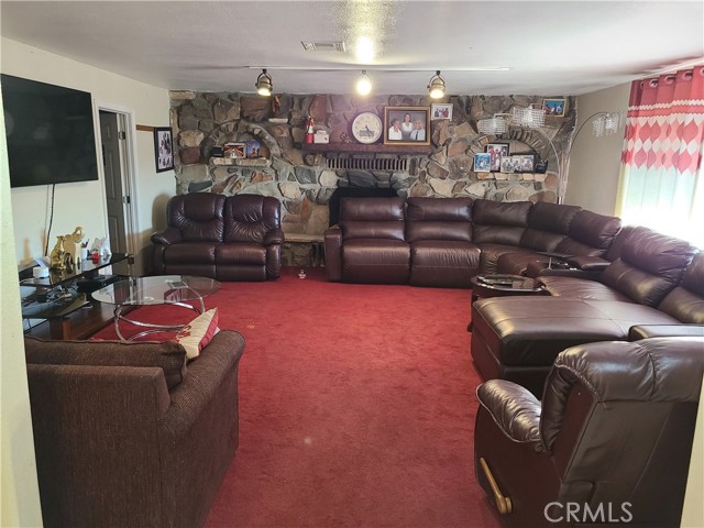 Detail Gallery Image 18 of 34 For 11685 Holmes, Jurupa Valley,  CA 91752 - 5 Beds | 2/1 Baths