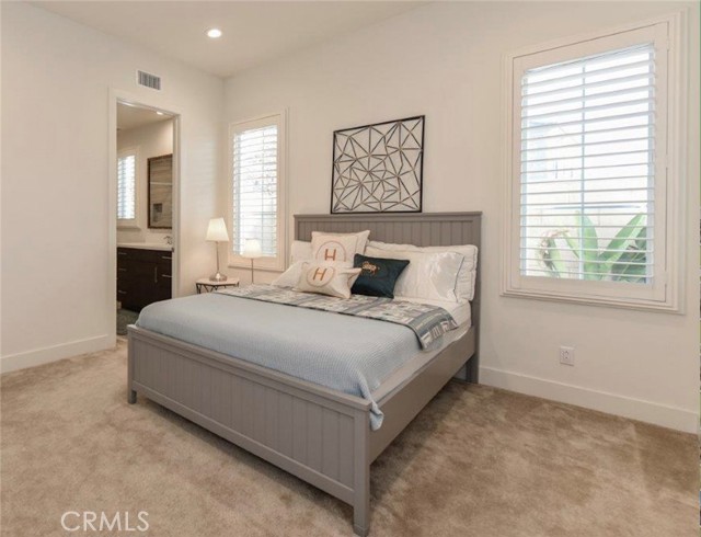 Detail Gallery Image 11 of 24 For 52 Kite, Irvine,  CA 92618 - 6 Beds | 6/1 Baths
