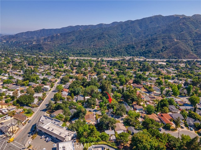 3828 2nd Avenue, La Crescenta CA: https://media.crmls.org/medias/aa8a0a69-daa3-4ee7-8ffa-280f0f08a2d9.jpg