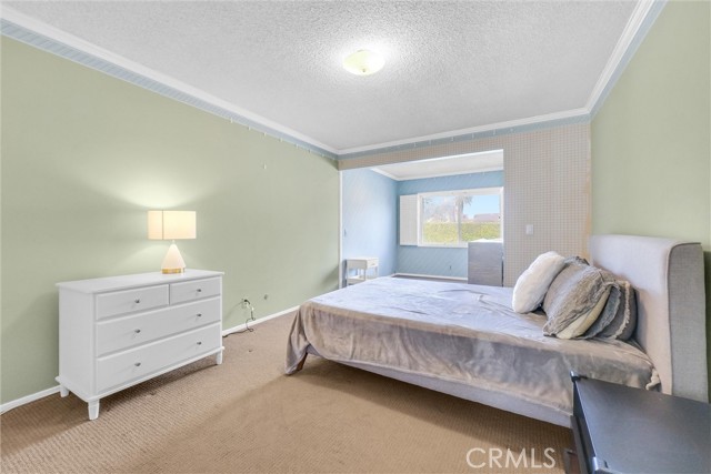 61 W Birchcroft Street, Arcadia CA: https://media.crmls.org/medias/aa8a2a42-18fd-4e44-bec4-4313941761cd.jpg