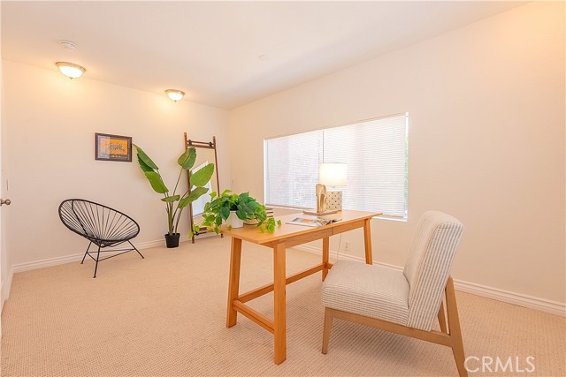 Detail Gallery Image 13 of 25 For 19945 Labrador St, Chatsworth,  CA 91311 - 5 Beds | 4 Baths