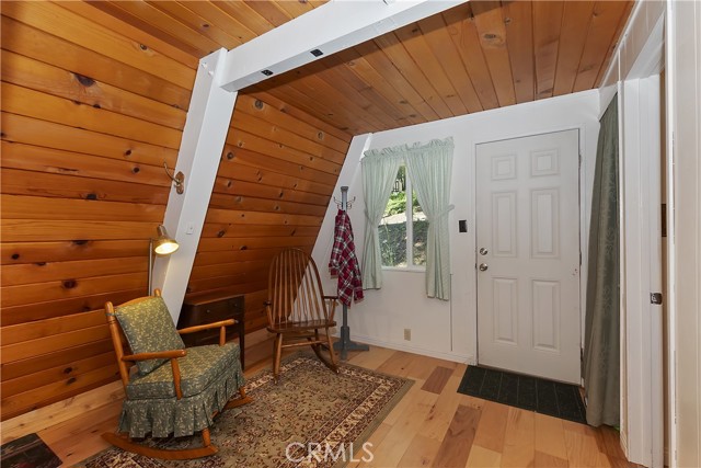 31115 All View Drive, Running Springs CA: https://media.crmls.org/medias/aa8c02a4-46c3-4494-b9e4-28f47849668e.jpg