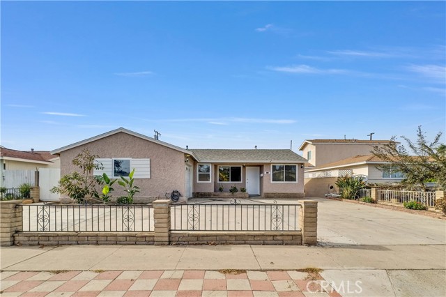 Detail Gallery Image 2 of 27 For 11531 Dale St, Garden Grove,  CA 92841 - 4 Beds | 2 Baths