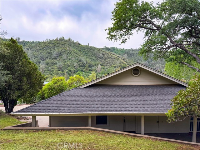 4986 7th Street, Mariposa CA: https://media.crmls.org/medias/aa8c5313-c4ce-470b-9d77-1e6ce78d7160.jpg