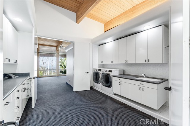 2360 Boulder Bluffs Court, Riverside CA: https://media.crmls.org/medias/aa8ca611-793f-4599-a99d-1013c85f1603.jpg