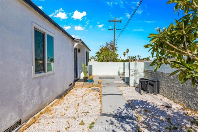 595 S Calle Santa Rosa, Palm Springs CA: https://media.crmls.org/medias/aa8ce19b-9732-49e6-badf-0f6a4aad5ae9.jpg