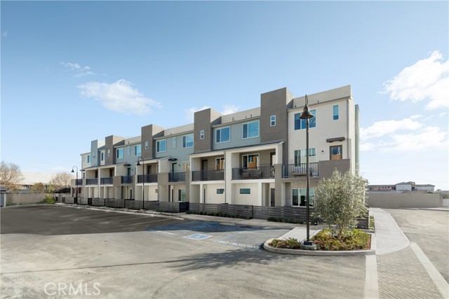 Detail Gallery Image 7 of 7 For 11710 Arkansas St #D,  Artesia,  CA 90701 - 3 Beds | 3/1 Baths