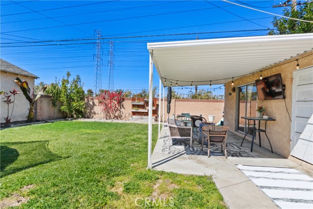 Spacious backyard perfect for entertaining