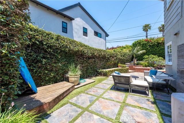 1733 Bayou Way, Seal Beach CA: https://media.crmls.org/medias/aa8e34a0-64f9-4f5c-8657-cc58e3b9c587.jpg