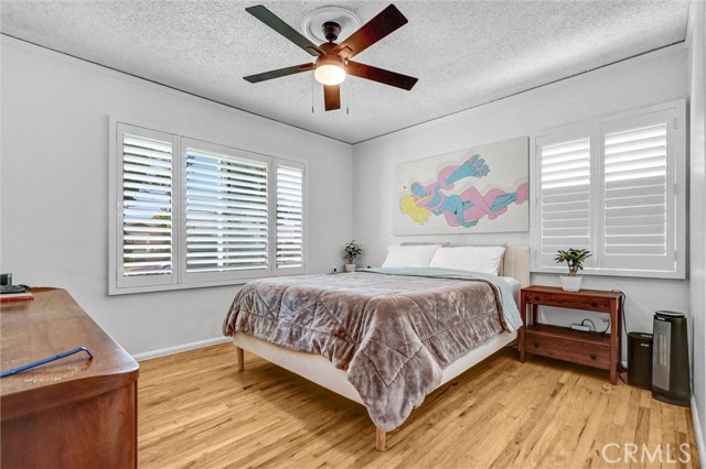 275 E Bort Street, Long Beach CA: https://media.crmls.org/medias/aa8e6ec4-9a48-44a0-9307-eb10f18cd465.jpg