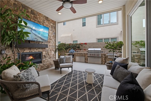 Detail Gallery Image 5 of 44 For 65 Bolide, Irvine,  CA 92618 - 5 Beds | 4/2 Baths
