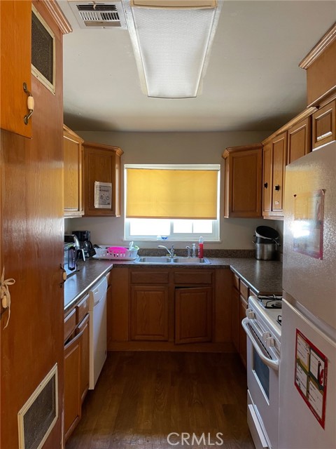 2717 Lee Drive, Bakersfield, CA, 93304 2717 Lee Drive, Bakersfield, CA, 93304
