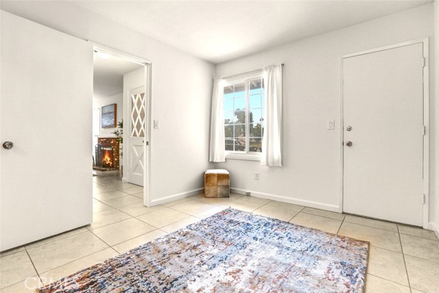27142 Langside Avenue, Canyon Country CA: https://media.crmls.org/medias/aa8fbd3a-93d4-494a-9a9b-723bbf3f3d2b.jpg