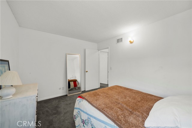 Detail Gallery Image 20 of 42 For 22337 Los Tigres Dr, Saugus,  CA 91350 - 3 Beds | 1/1 Baths