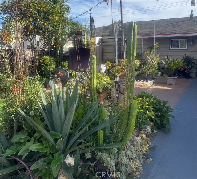 Detail Gallery Image 8 of 8 For 7415 San Bergamo Dr, Goleta,  CA 93117 - 3 Beds | 2 Baths