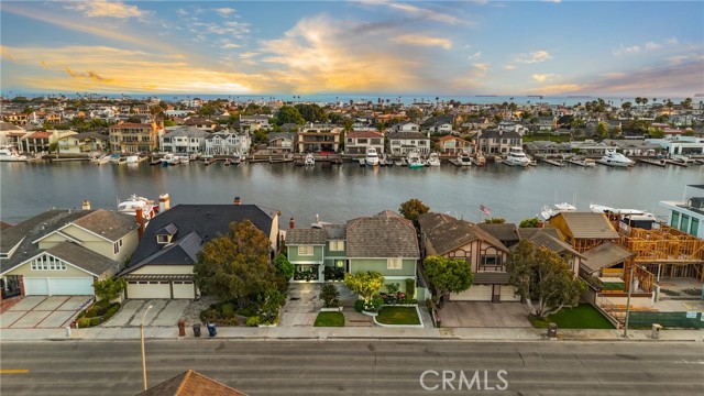 3562 Venture Drive, Huntington Beach CA: https://media.crmls.org/medias/aa9087f1-41f2-41f4-89aa-bf03be79dd7b.jpg