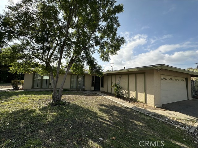 Detail Gallery Image 4 of 35 For 11908 Holly St, Grand Terrace,  CA 92313 - 5 Beds | 3 Baths