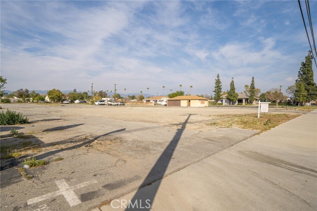 Detail Gallery Image 3 of 26 For 16436 Foothill Bld, Fontana,  CA 92335 - – Beds | – Baths