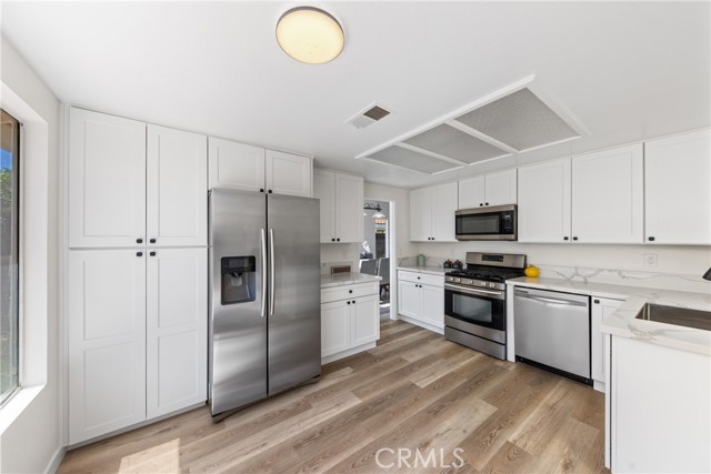 30612 Willow Village Drive, Menifee CA: https://media.crmls.org/medias/aa91bf7f-2d25-4abc-905a-fe65192493f9.jpg