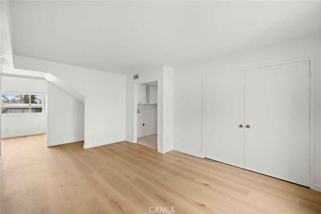 https://media.crmls.org/medias/aa930db5-8bf4-480a-b4f2-eafea8bea65b.jpg?preset=X-Large