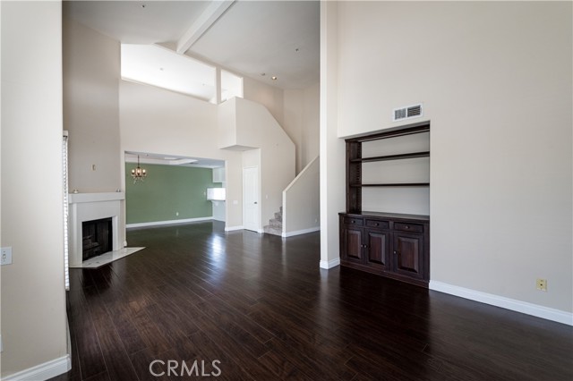 Detail Gallery Image 10 of 53 For 5224 Zelzah Ave #309,  Encino,  CA 91316 - 2 Beds | 2/1 Baths