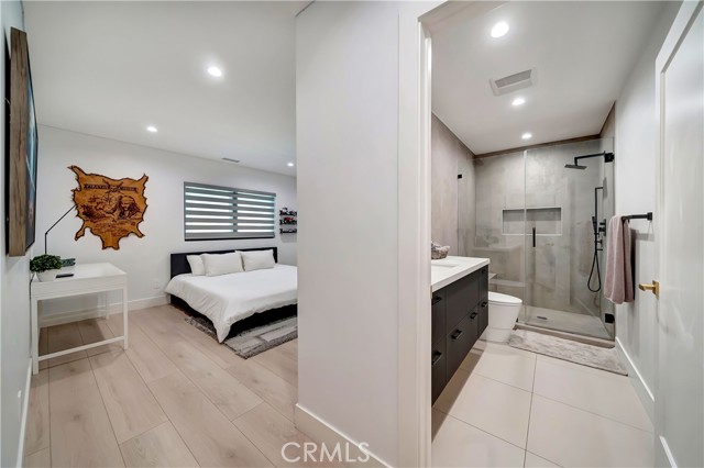 Detail Gallery Image 44 of 72 For 5355 Aldea Ave, Encino,  CA 91316 - 5 Beds | 5/1 Baths