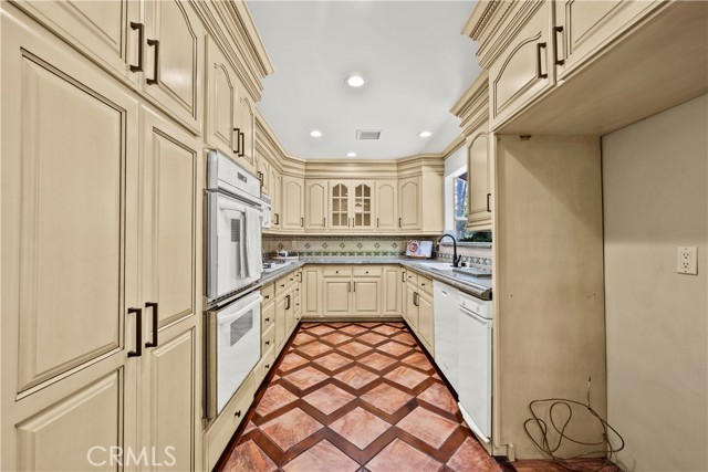 Detail Gallery Image 53 of 57 For 10132 Wish Ave, Northridge,  CA 91325 - 4 Beds | 3 Baths