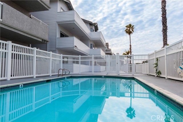 446 Monterey Boulevard, Hermosa Beach, California 90254, 3 Bedrooms Bedrooms, ,2 BathroomsBathrooms,Residential,Sold,Monterey,SB17027410