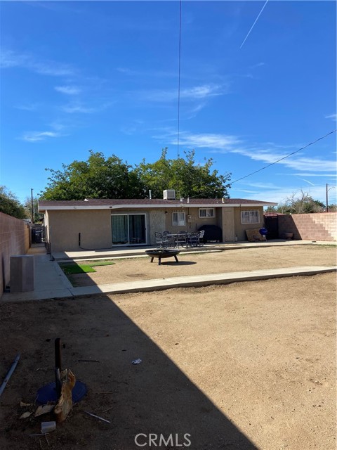 Detail Gallery Image 4 of 5 For 38514 Larkin, Palmdale,  CA 93550 - 3 Beds | 1 Baths