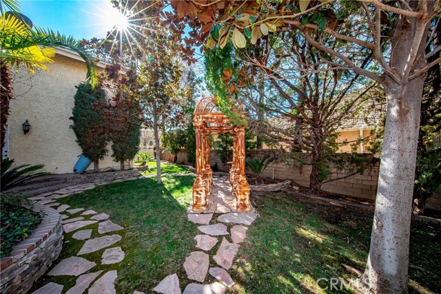 41504 Mission Drive, Palmdale CA: https://media.crmls.org/medias/aa96fbf6-2554-4dd4-94ac-c58975997b19.jpg