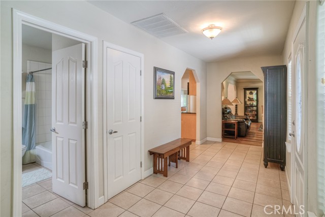 6060 Miners Ranch Road, Oroville CA: https://media.crmls.org/medias/aa97a8f4-03fc-47d4-b222-cceac9e712b4.jpg