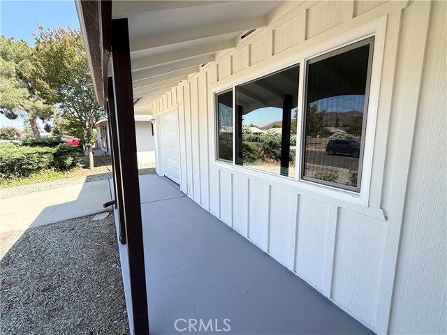 29141 Thornhill Drive, Menifee CA: https://media.crmls.org/medias/aa97c5d6-bc7e-4f84-97f8-455f6c31c691.jpg