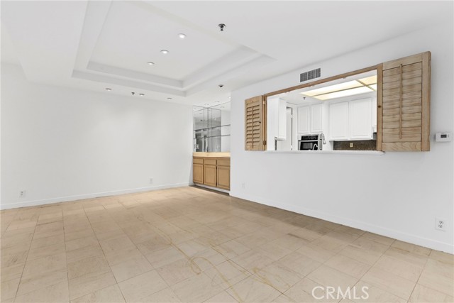 2122 Century Park Lane, Los Angeles CA: https://media.crmls.org/medias/aa981fa6-cd71-4078-9aba-667899087d96.jpg