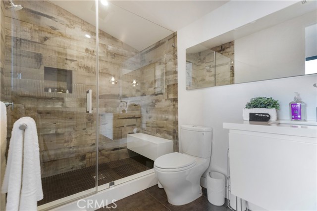 Detail Gallery Image 31 of 47 For 18296 Karen Dr, Tarzana,  CA 91356 - 5 Beds | 6 Baths