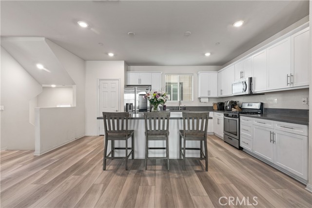 Detail Gallery Image 14 of 61 For 1208 Dock, Harbor City,  CA 90710 - 4 Beds | 4 Baths