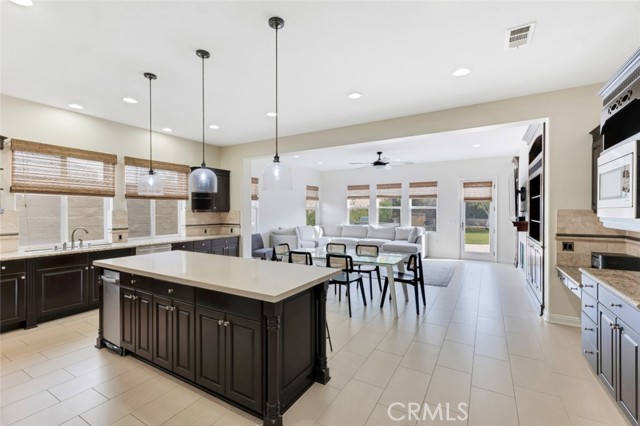 Detail Gallery Image 14 of 50 For 12826 via Donatello, Porter Ranch,  CA 91326 - 4 Beds | 4/1 Baths