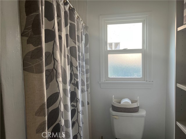 Detail Gallery Image 11 of 19 For 5754 Ensign Ave, North Hollywood,  CA 91601 - 2 Beds | 1 Baths