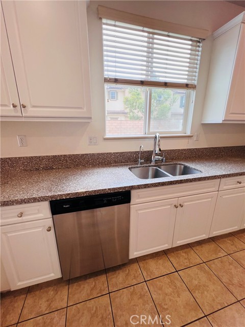 Detail Gallery Image 15 of 38 For 3022 E via Corvina, Ontario,  CA 91764 - 3 Beds | 2/1 Baths
