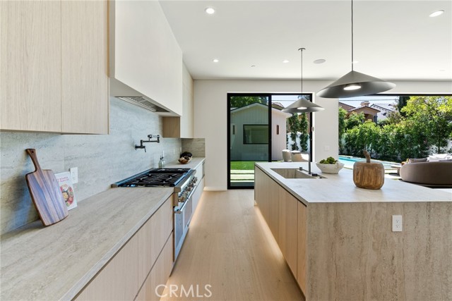 Detail Gallery Image 16 of 65 For 14738 Otsego St, Sherman Oaks,  CA 91403 - 5 Beds | 5/1 Baths