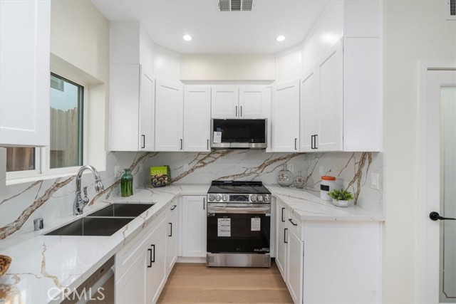 4850 Buchanan, Los Angeles CA: https://media.crmls.org/medias/aa9a7fe5-50db-48ab-a10a-af4bdcd847d8.jpg