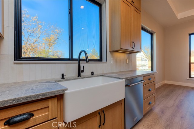 461 Tigertail, Paradise CA: https://media.crmls.org/medias/aa9acd56-d84f-47e2-a98c-458f8572846d.jpg