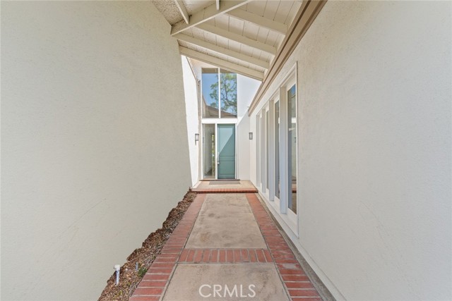 Detail Gallery Image 3 of 39 For 6 Rue Marseille, Newport Beach,  CA 92660 - 3 Beds | 2/1 Baths