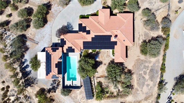 Detail Gallery Image 2 of 34 For 10234 10234 Clover Dr, Oak Hills,  CA 92344 - 4 Beds | 4 Baths