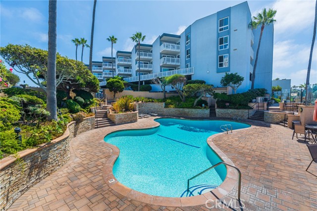 Detail Gallery Image 4 of 13 For 640 the Village #114,  Redondo Beach,  CA 90277 - 1 Beds | 1 Baths