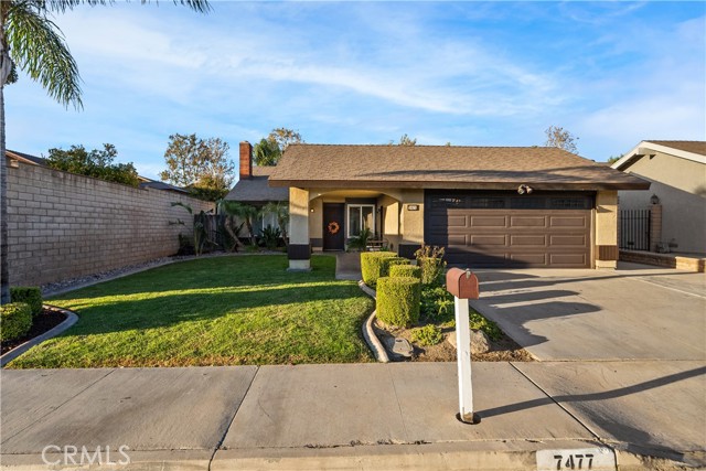 Detail Gallery Image 2 of 35 For 7477 Penwood Ln, Jurupa Valley,  CA 92509 - 3 Beds | 2 Baths