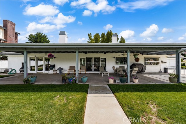 36608 Oak Ridge Drive, Yucaipa CA: https://media.crmls.org/medias/aa9d4f4d-15cb-4a52-8ed4-296572bec8d5.jpg