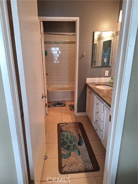 Detail Gallery Image 10 of 12 For 250 the Village #113,  Redondo Beach,  CA 90277 - 1 Beds | 1 Baths