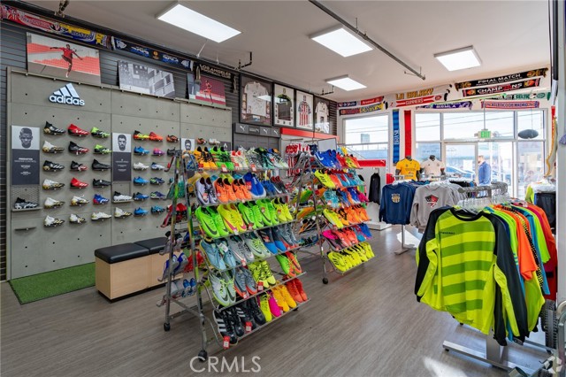 7600 BALBOA Boulevard, Van Nuys (los Angeles), California 91406, ,Commercial Lease,For Rent,7600 BALBOA Boulevard,CRSR24233474